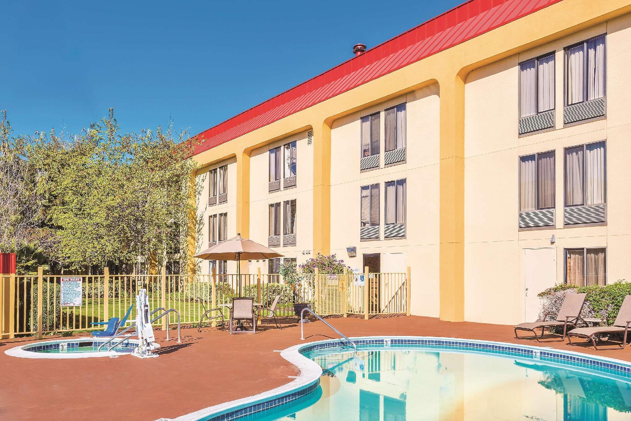 Oakland Airport Arena Hotel Екстериор снимка