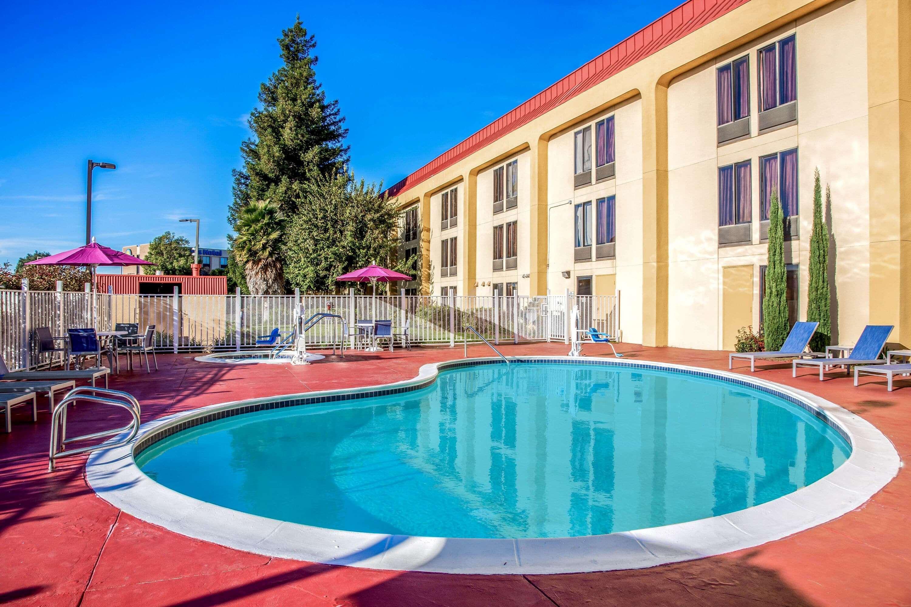 Oakland Airport Arena Hotel Екстериор снимка