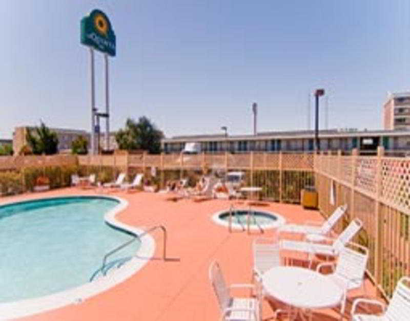 Oakland Airport Arena Hotel Екстериор снимка